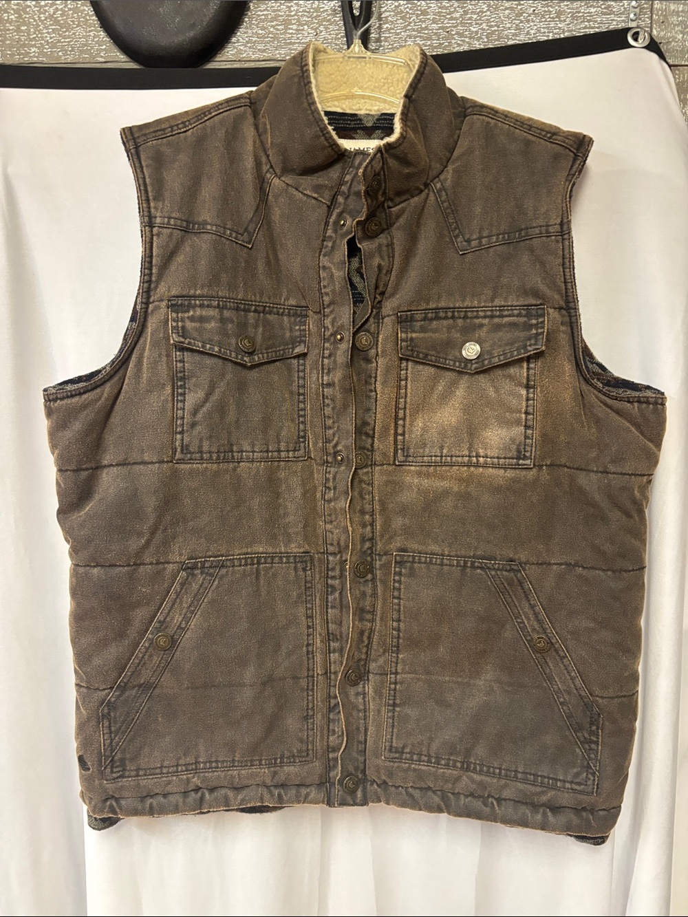 Cody James Men's Oil Slick Snap Vest.
